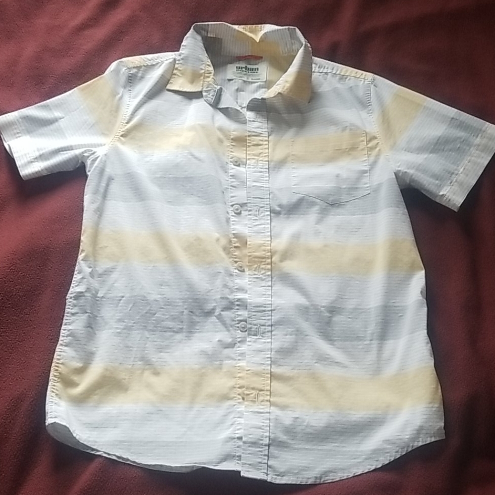 Boy's short sleeve shirt
